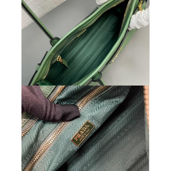 Prada Bags Top Quality
32x15.5x12cm