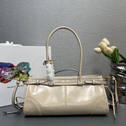 Prada Bags Top Quality
32x15.5x12cm
