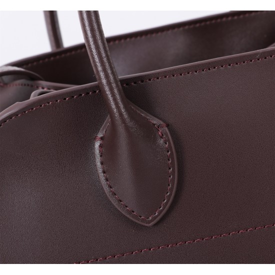 The Row Bags Top Quality
Small:26.20.18
Big:38.26.23