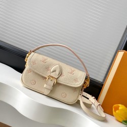 LV Bags Top Quality NANO DIANE
19*10.5*6