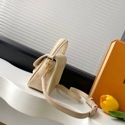 LV Bags Top Quality NANO DIANE
19*10.5*6