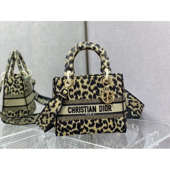 Dior Bags Top Quality
Five Grid