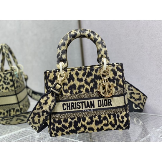 Dior Bags Top Quality
Five Grid