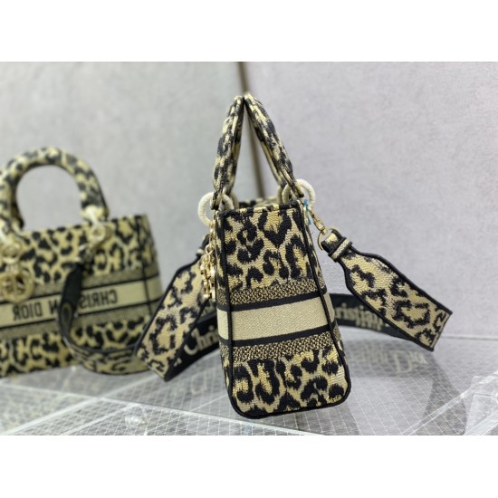 Dior Bags Top Quality
Five Grid